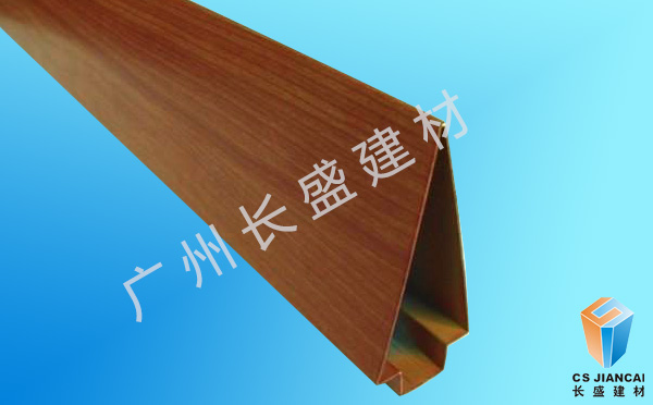 木紋v型滴水鋁掛片吊頂產(chǎn)品實拍 木紋v型滴水鋁掛片吊頂產(chǎn)品實拍